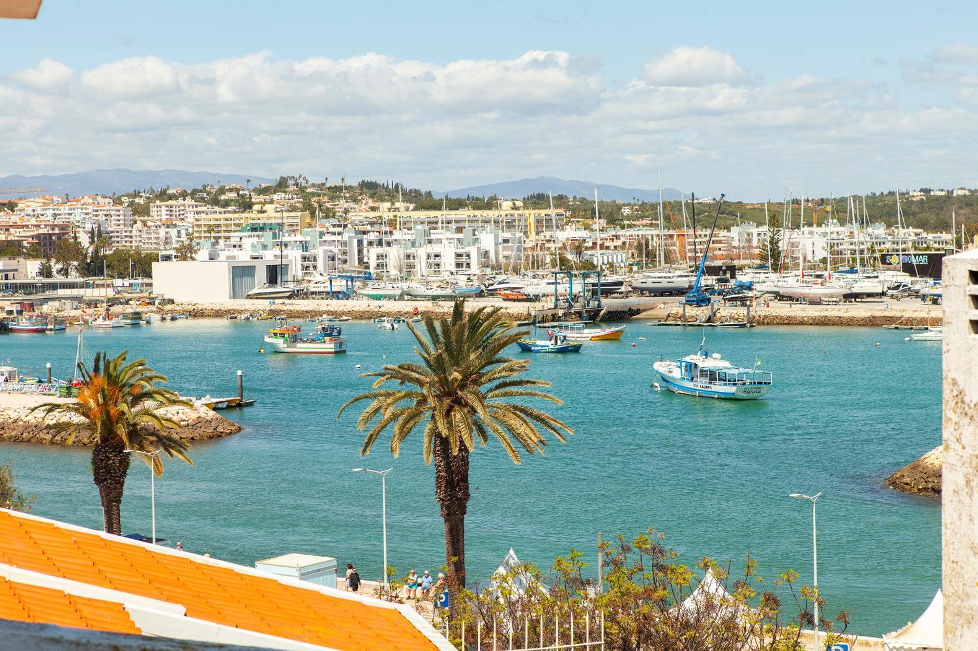 A38 - Rising Sun Top-Floor Flat Λάγος Εξωτερικό φωτογραφία